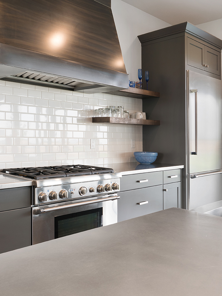 We provide kitchen renovation services in Dundas, Ontario and nearby areas